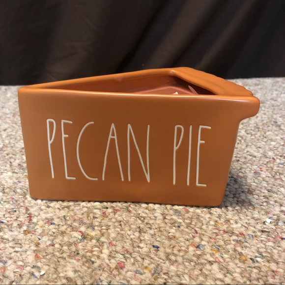 ๐ HP ๐ ๐ Rae Dunn PECAN PIE 2 Wick Scented Pie Candle - Picture 2 of 9